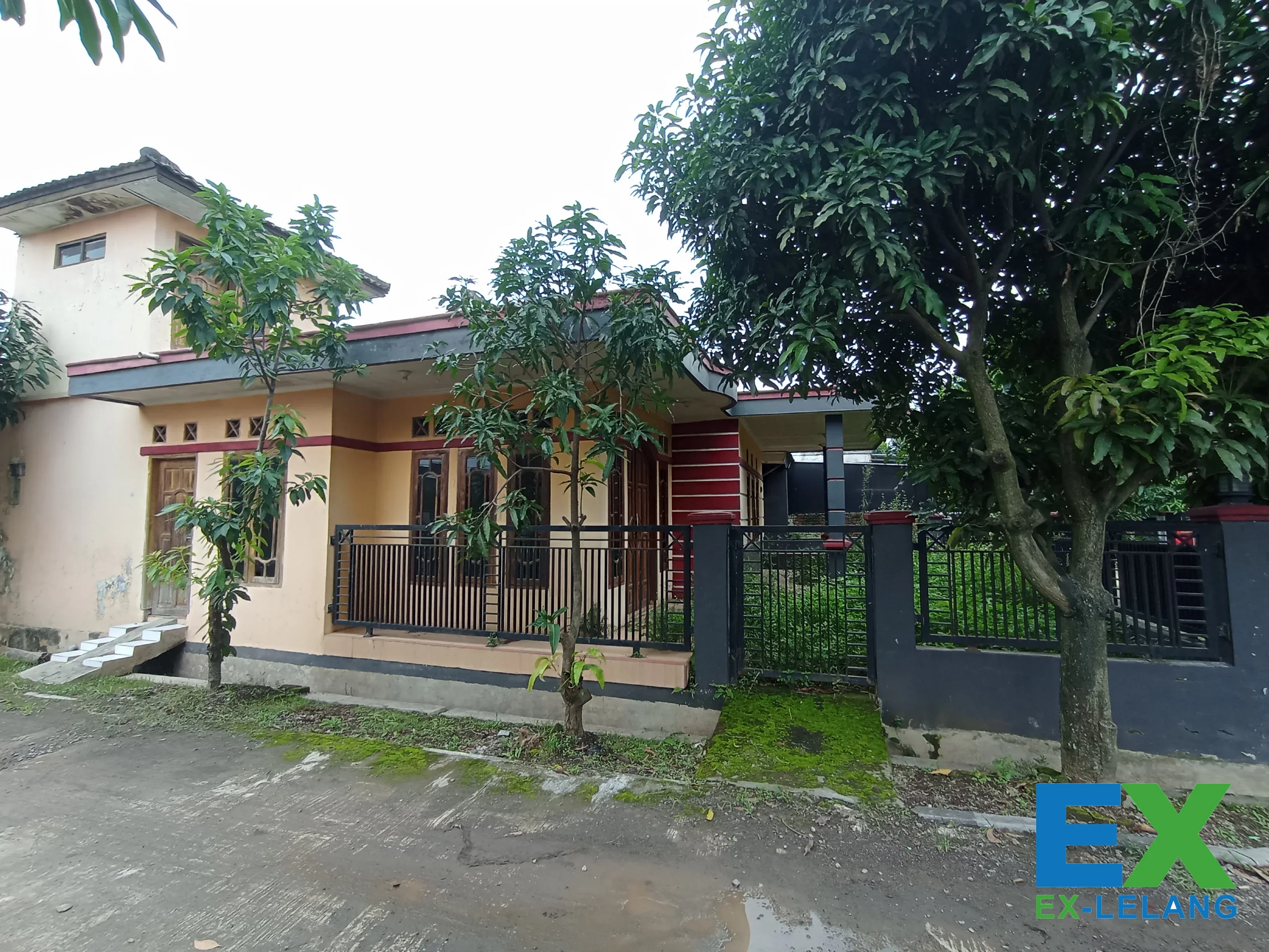 1 bidang tanah dengan total luas 148 m² HOOK berikut bangunan di Kab. Bandung