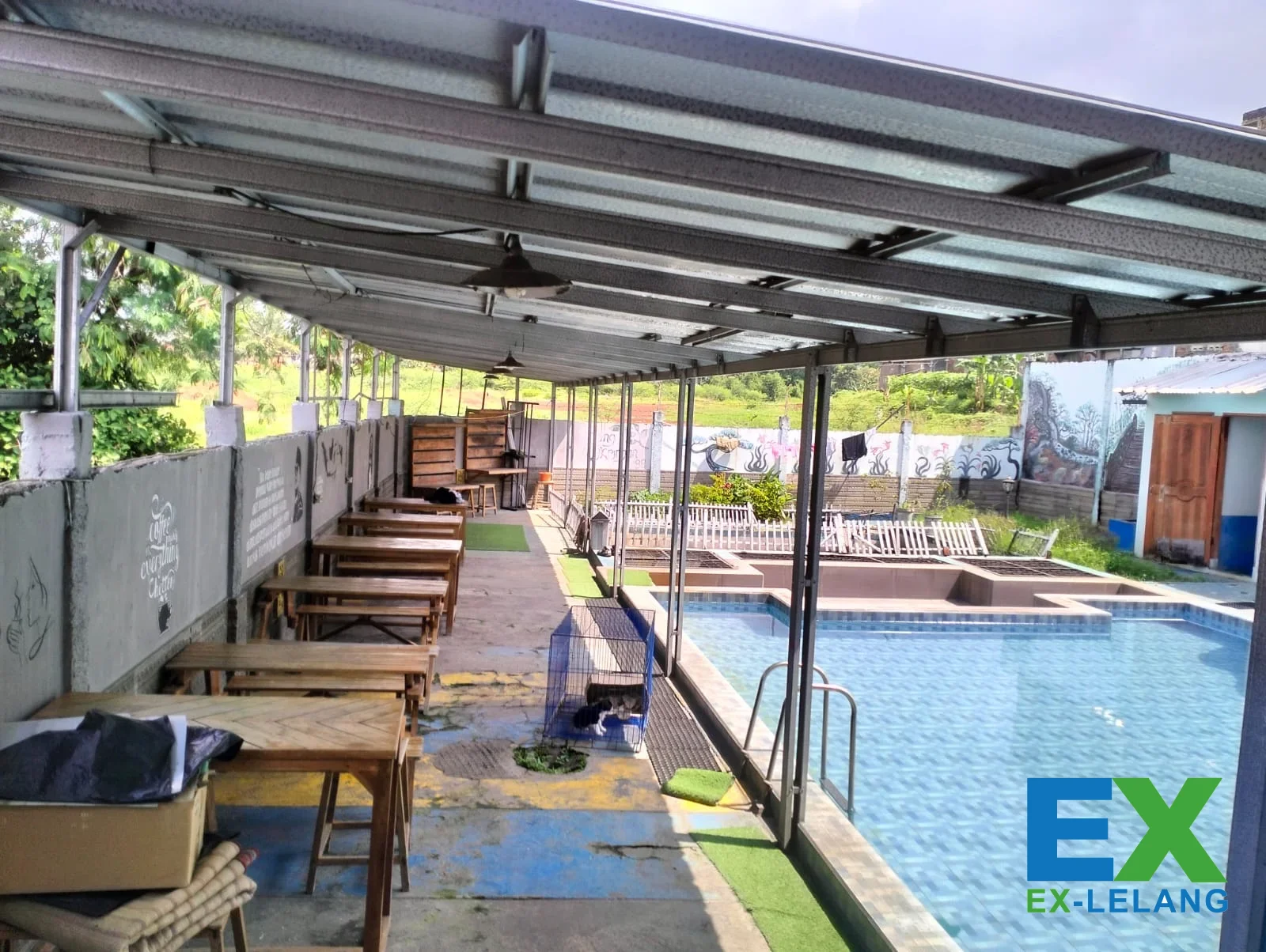 1 bidang tanah dengan total luas 448 m² Ada Kolam Renang berikut bangunan di Kab. Bandung
