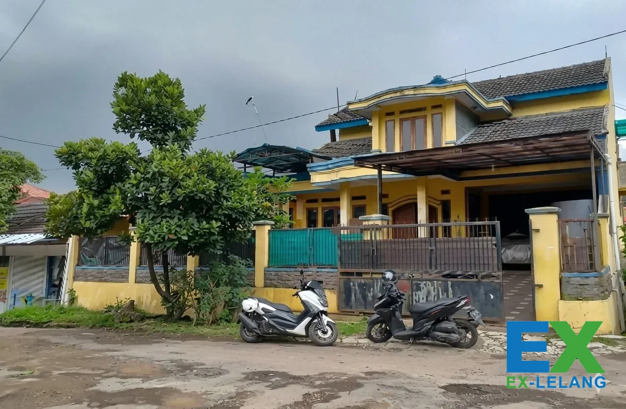 Rumah Mewah Dengan Luas 266 m² Luas Bangunan 251 m² Di Komplek Giri Mekar Permai  Kab Bandung