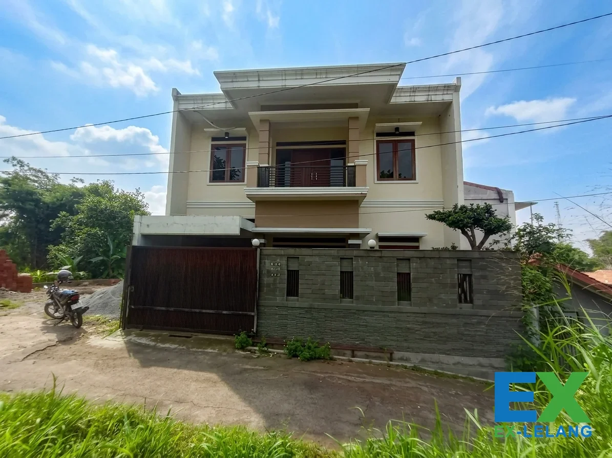 Rumah Mewah Murah Di Dekat GBLA Dengan Luas 137