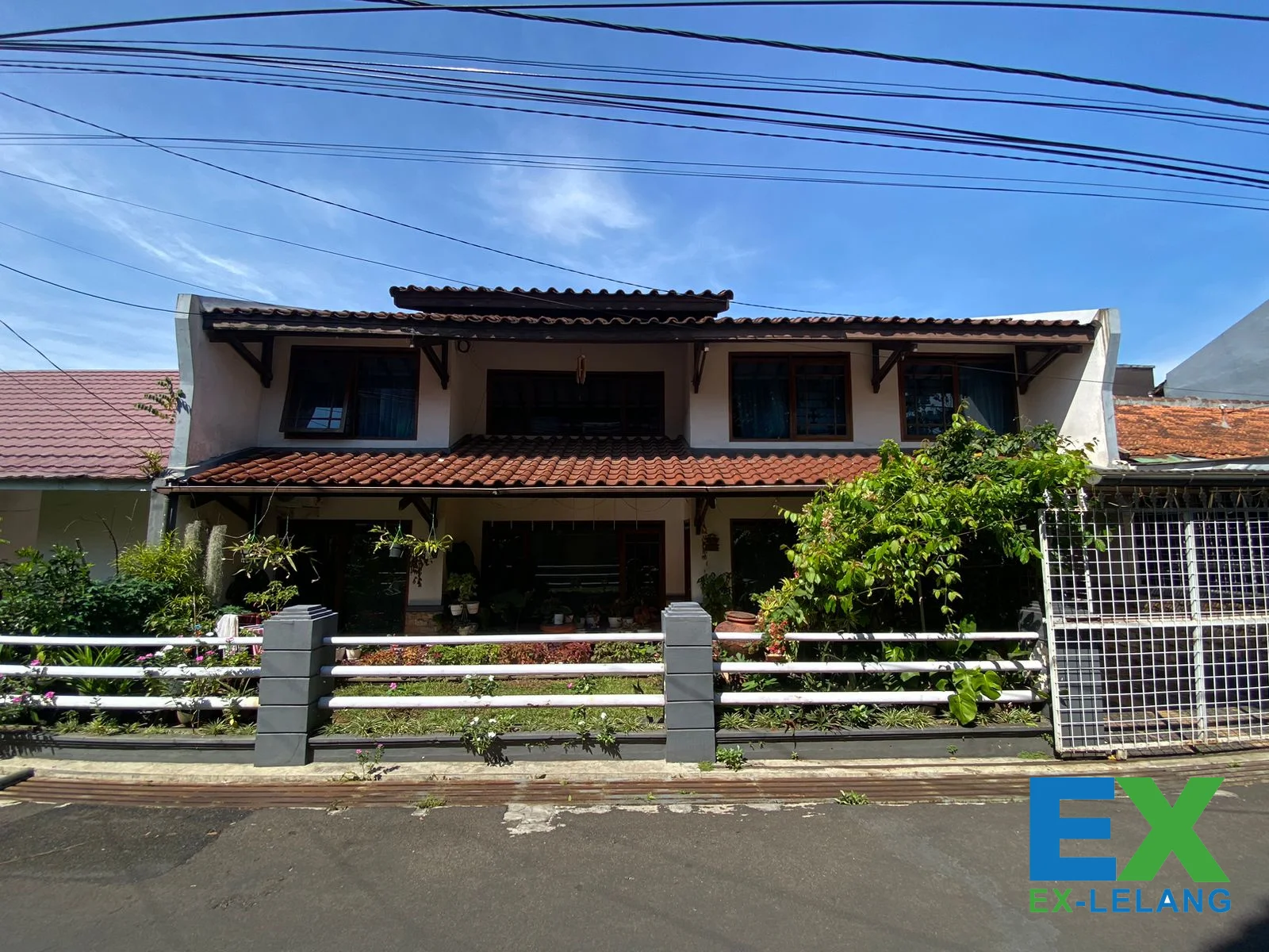 Rumah Asri Di Area Batununggal Kom Bewntang Asri Dengan Luas 162 m²