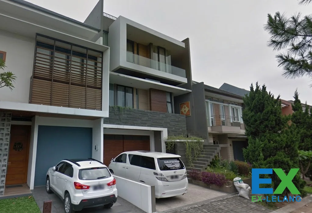 Rumah Mewah Di Kawasan Mekarwangi Dengan Luas 182 m²