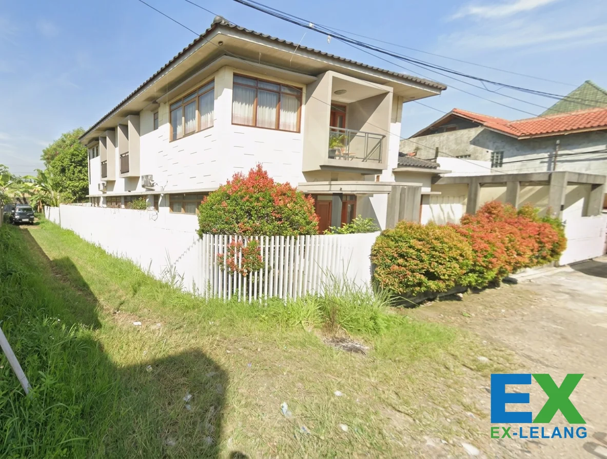 Rumah Mewah Murah Di Area Kopo Jl. Pakasih Dengan luas 396 m²