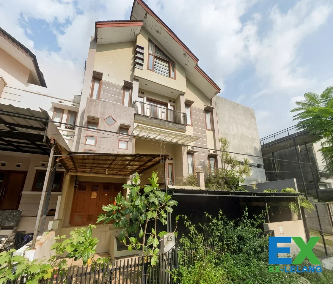 Rumah Mewah 4 Lantai Di Area Dago Dengan Luas Tanah 178 Luas Bangunan 350m²