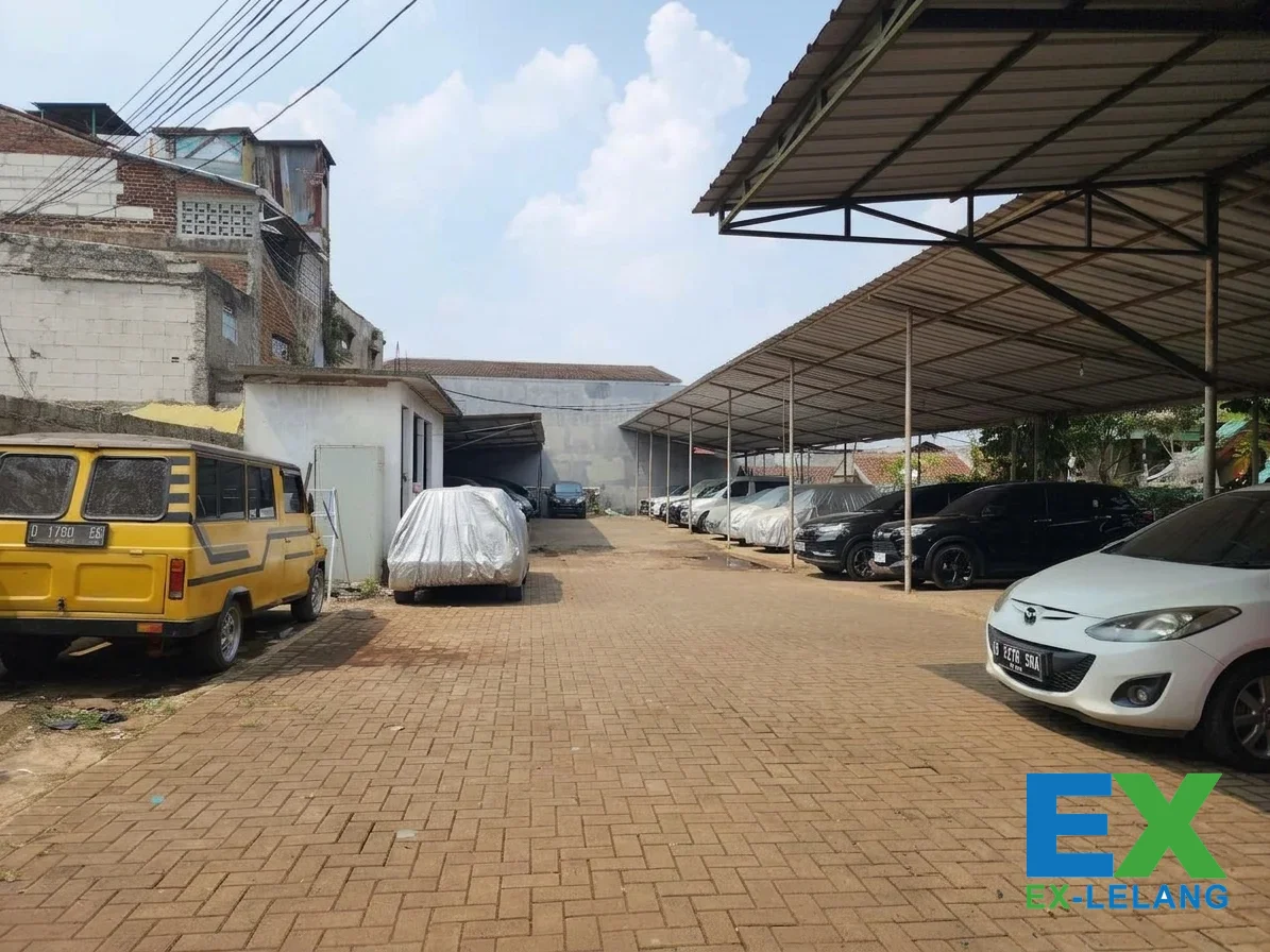 Tanah Parkiran Aktid Beserta Bangunan Di Area Dekat Kampus Unpad Dengan Luas 185 m²