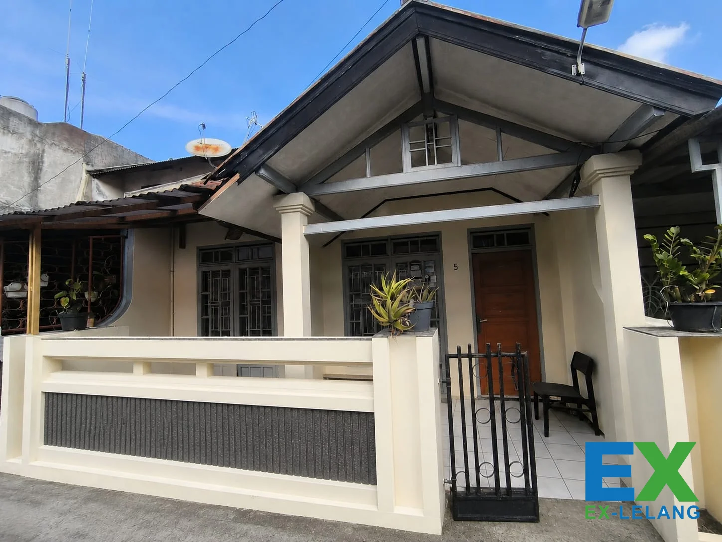 Rumah Minimalis Di area antapani Dengan Luas 72 m²