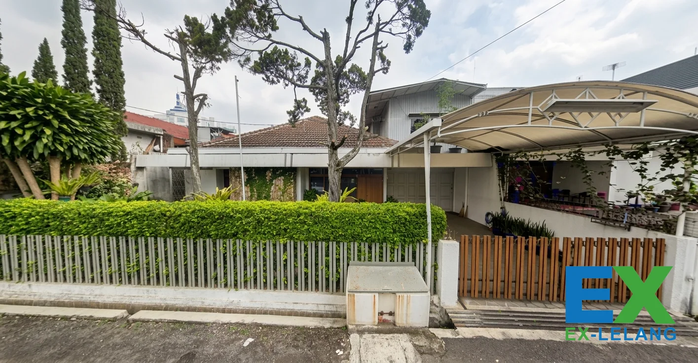 Rumah Classic Luas 585 m² Area Dago Jl. Tubagus Ismail Dalas II