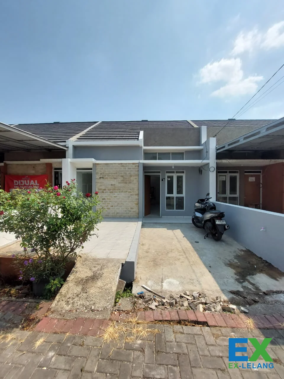 Rumah Cantik Dengan Luas 75 m² Di Komp grand zamzam residence
