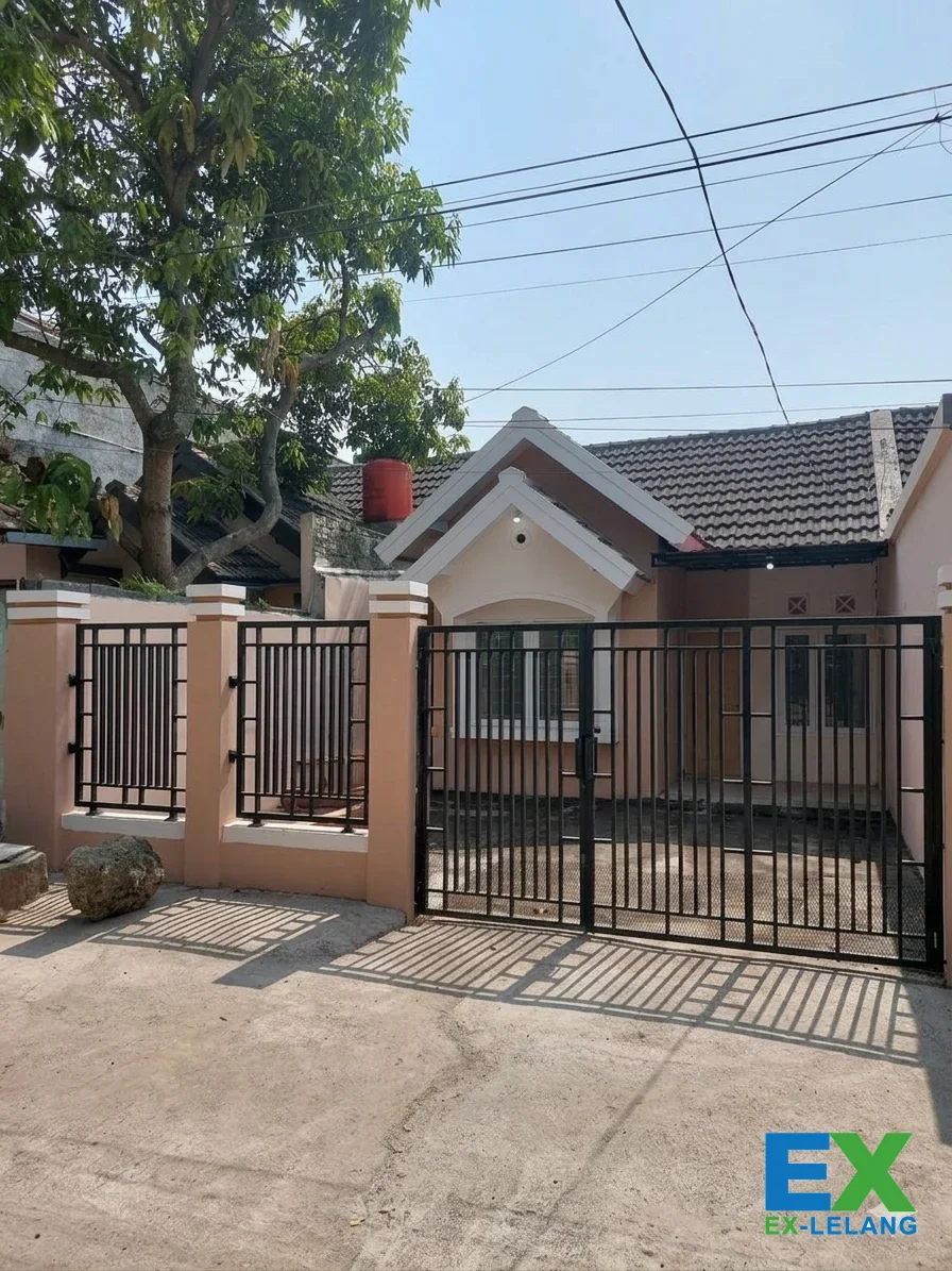 Rumah Semi Classic Dengan Luas 114 Di  Di Komp Bumi Harapan Cibiru